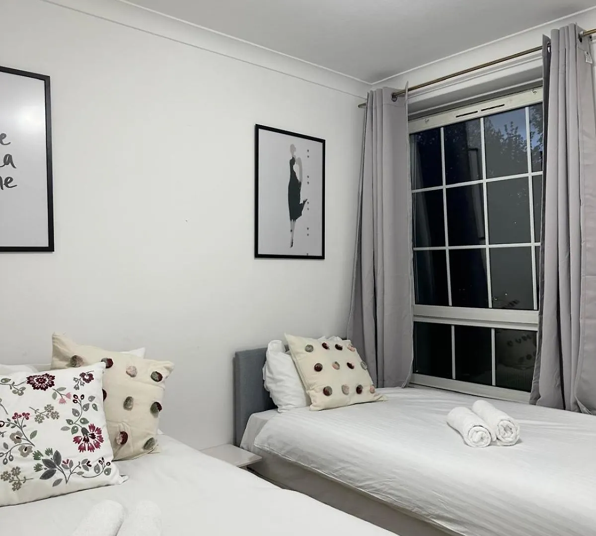 Budget Grey House Londyn Apartament