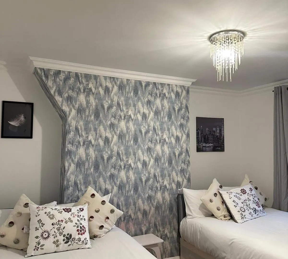 Budget Grey House Londyn