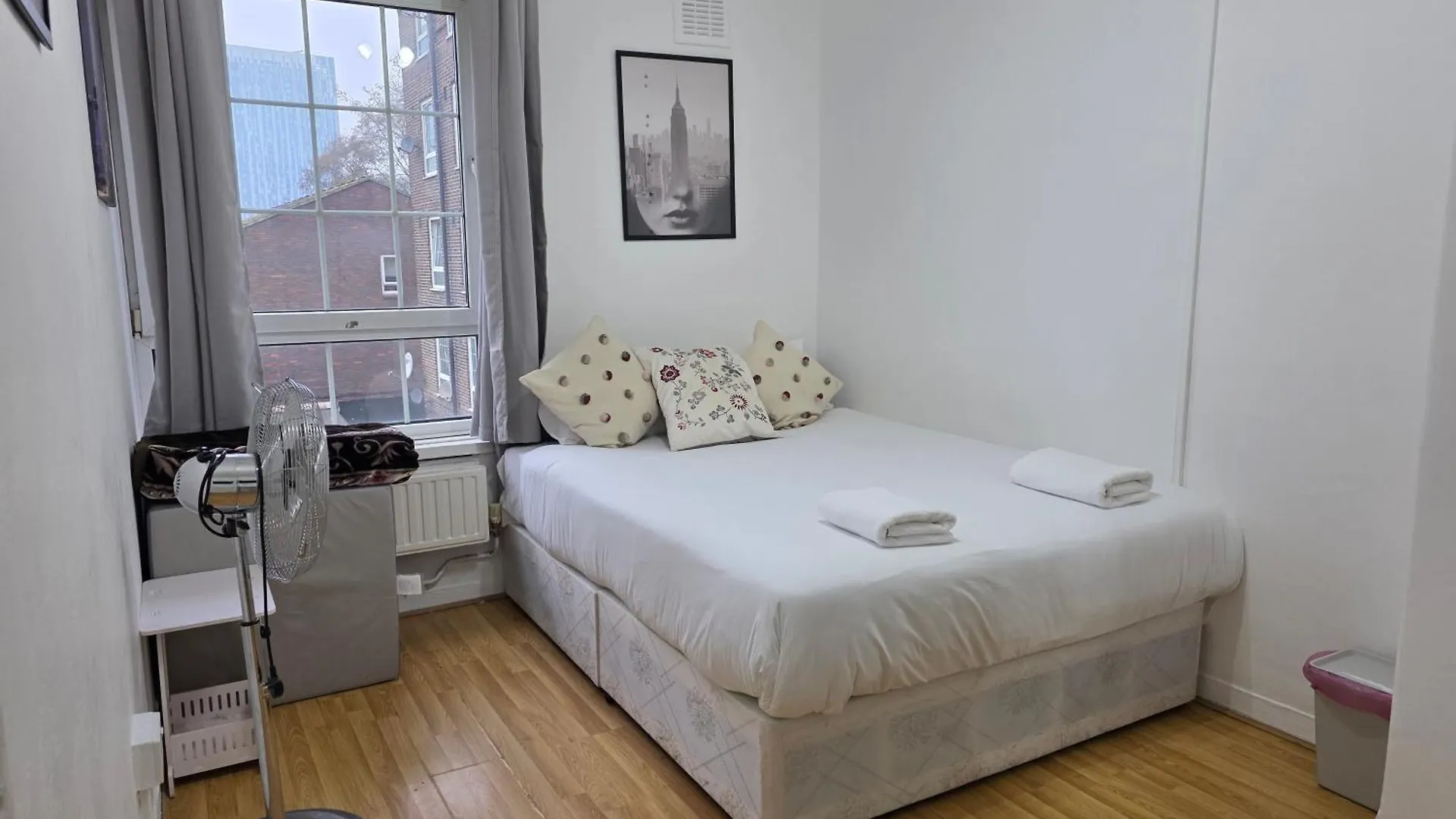 Budget Grey House Londyn